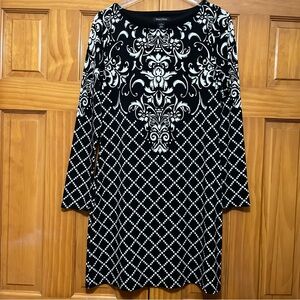 White House Black Market Black/White Long Sleeve Dress Size Small